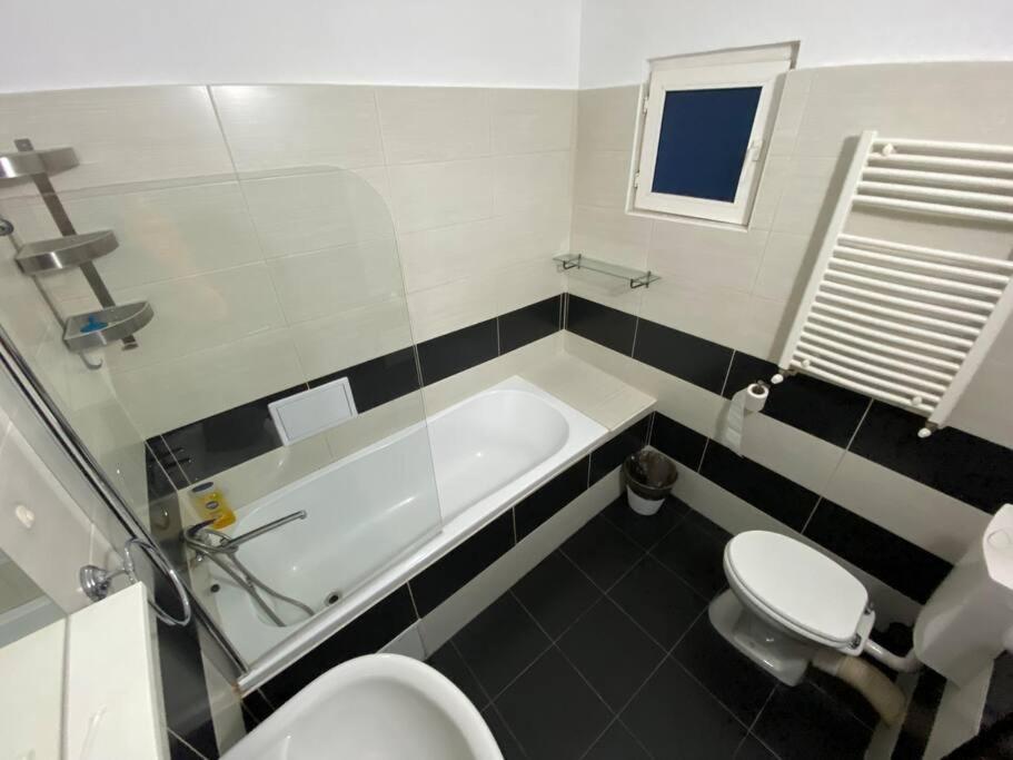 Green Apartment 43 Букурещ Екстериор снимка